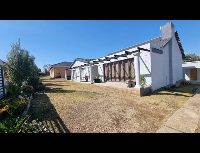 12 BEDROOM HOUSE FOR SALE IN SUNNYRIDGE